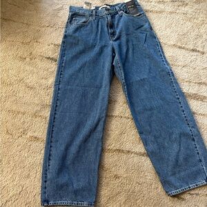 Brand New with tags,Levis Women's 
 Jeans. Loose fitting and stylish.
Size28